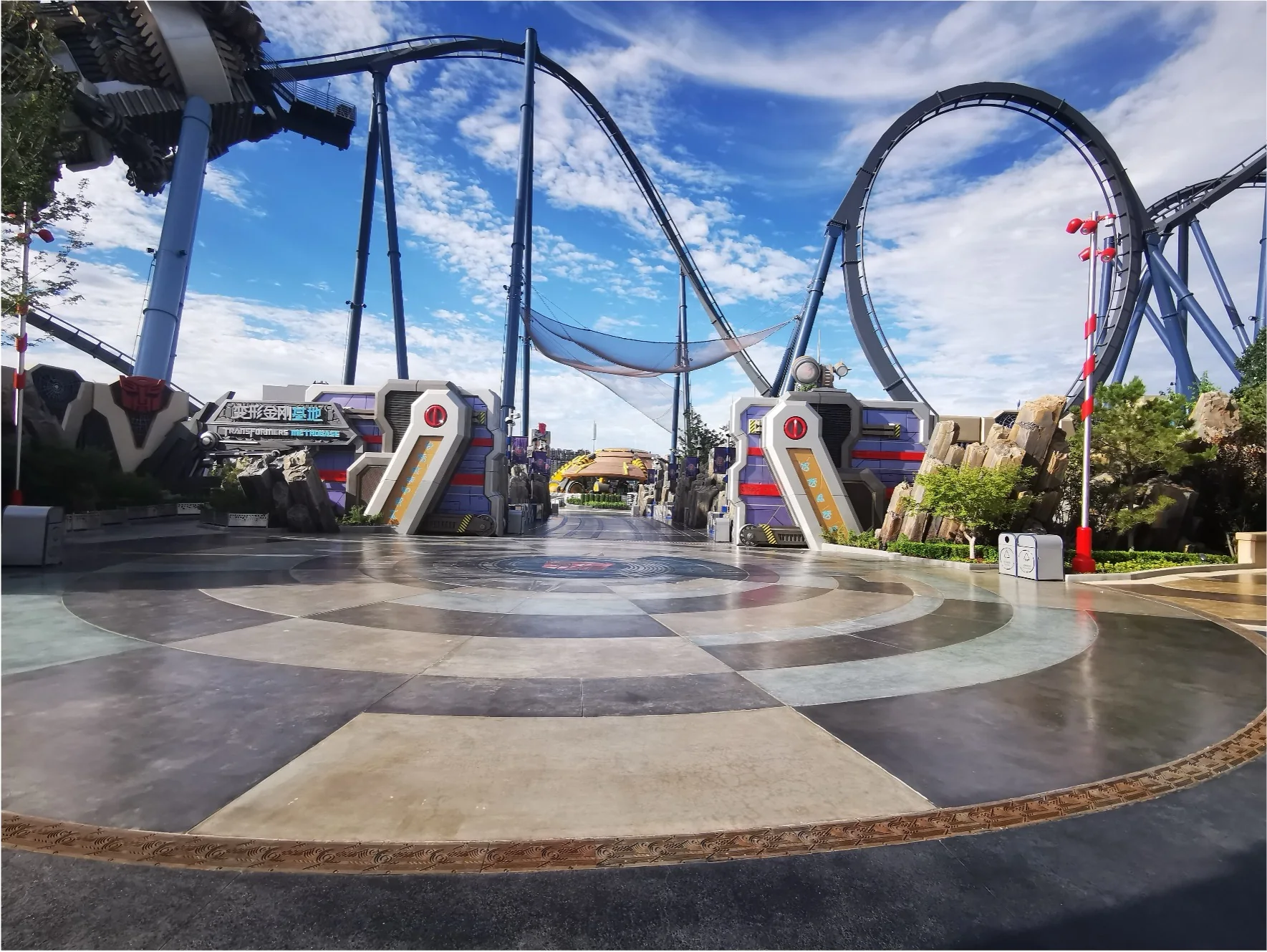 Plaza overview in the Transformers zone