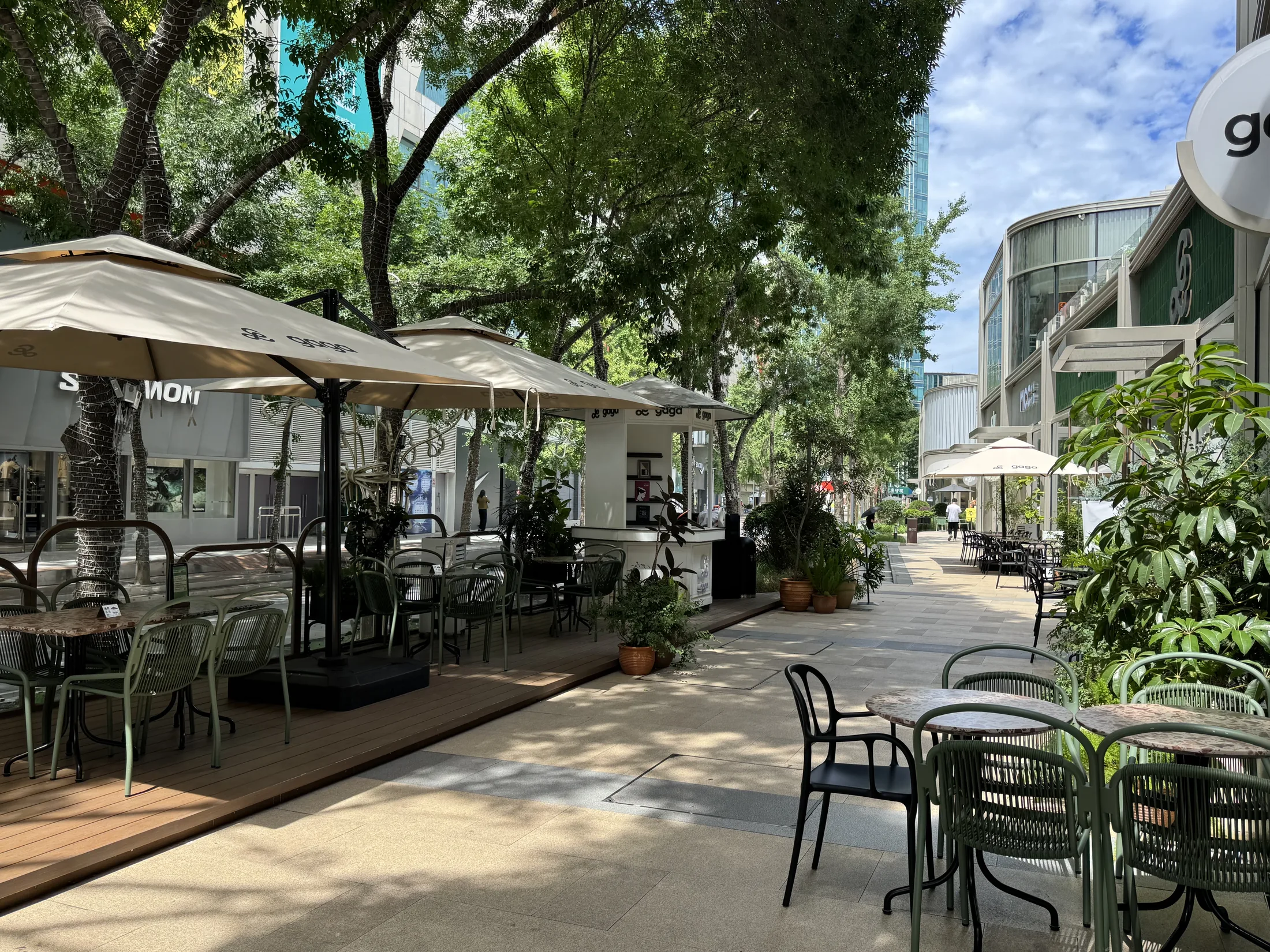 Cafe terrace at Beijing Zhongguancun West