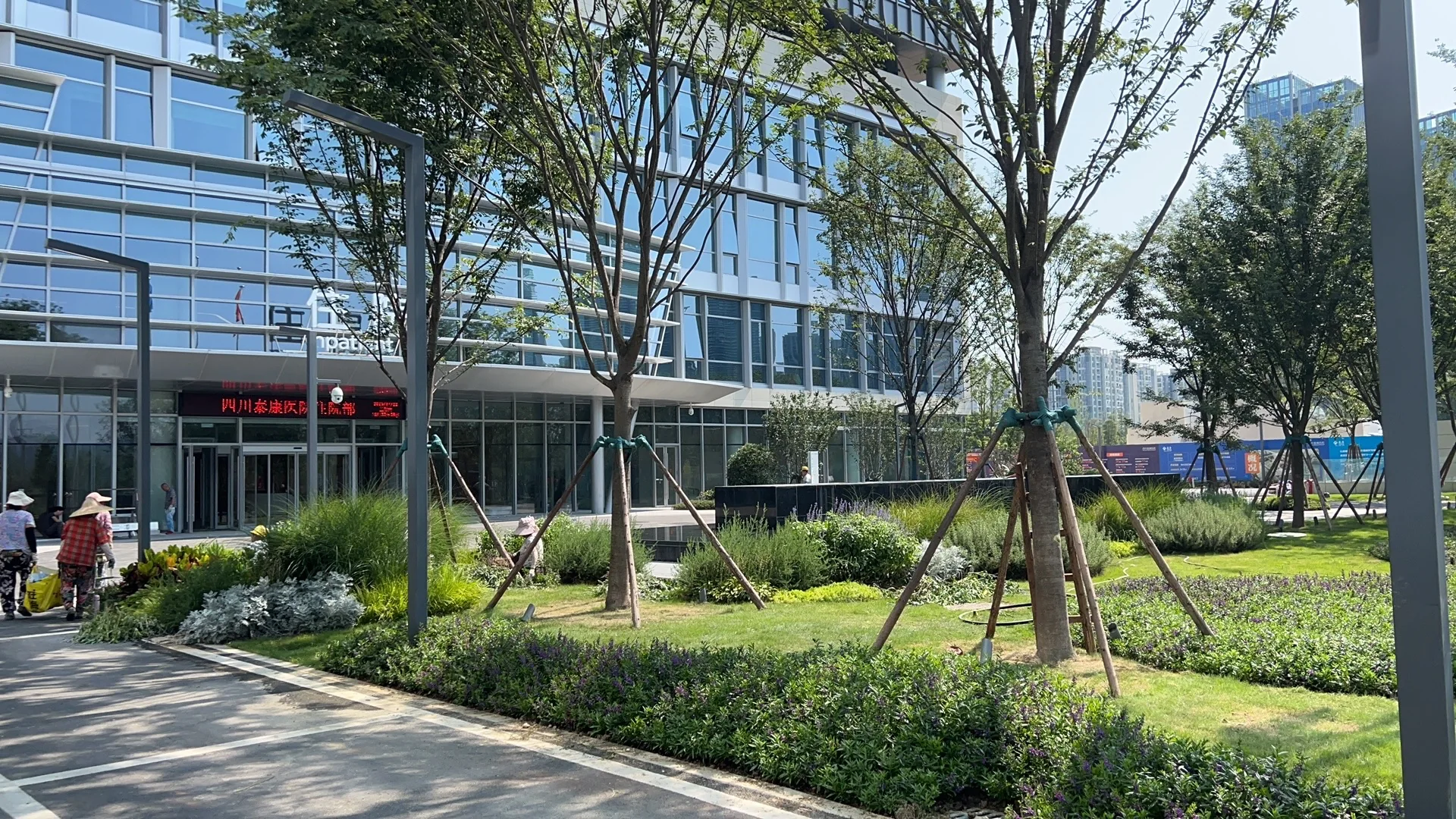 Garden walk at Chengdu Taikang Southwest Healthcare Center