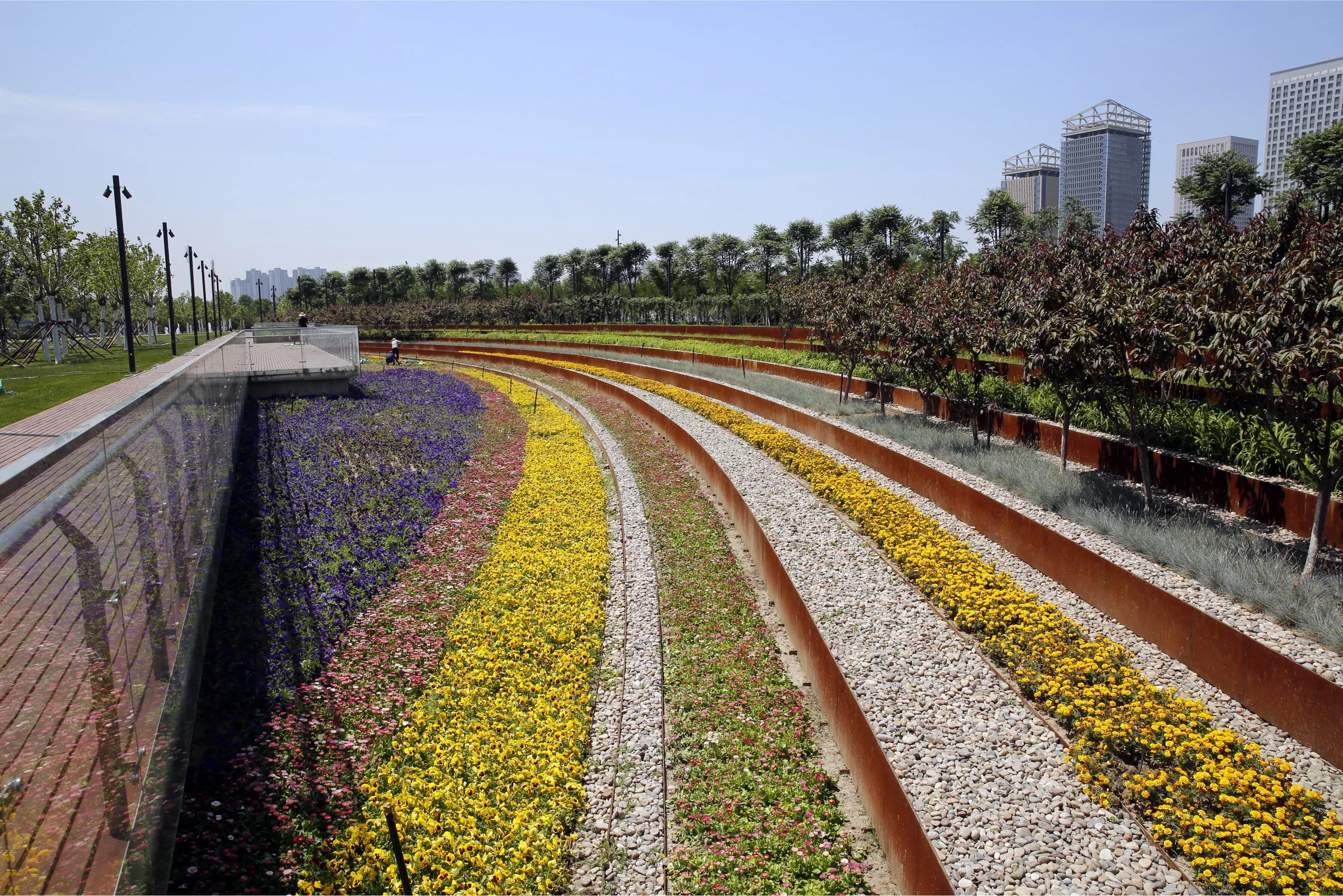 Planted rail edge at Tianjin Yujiapu Riverfront Park