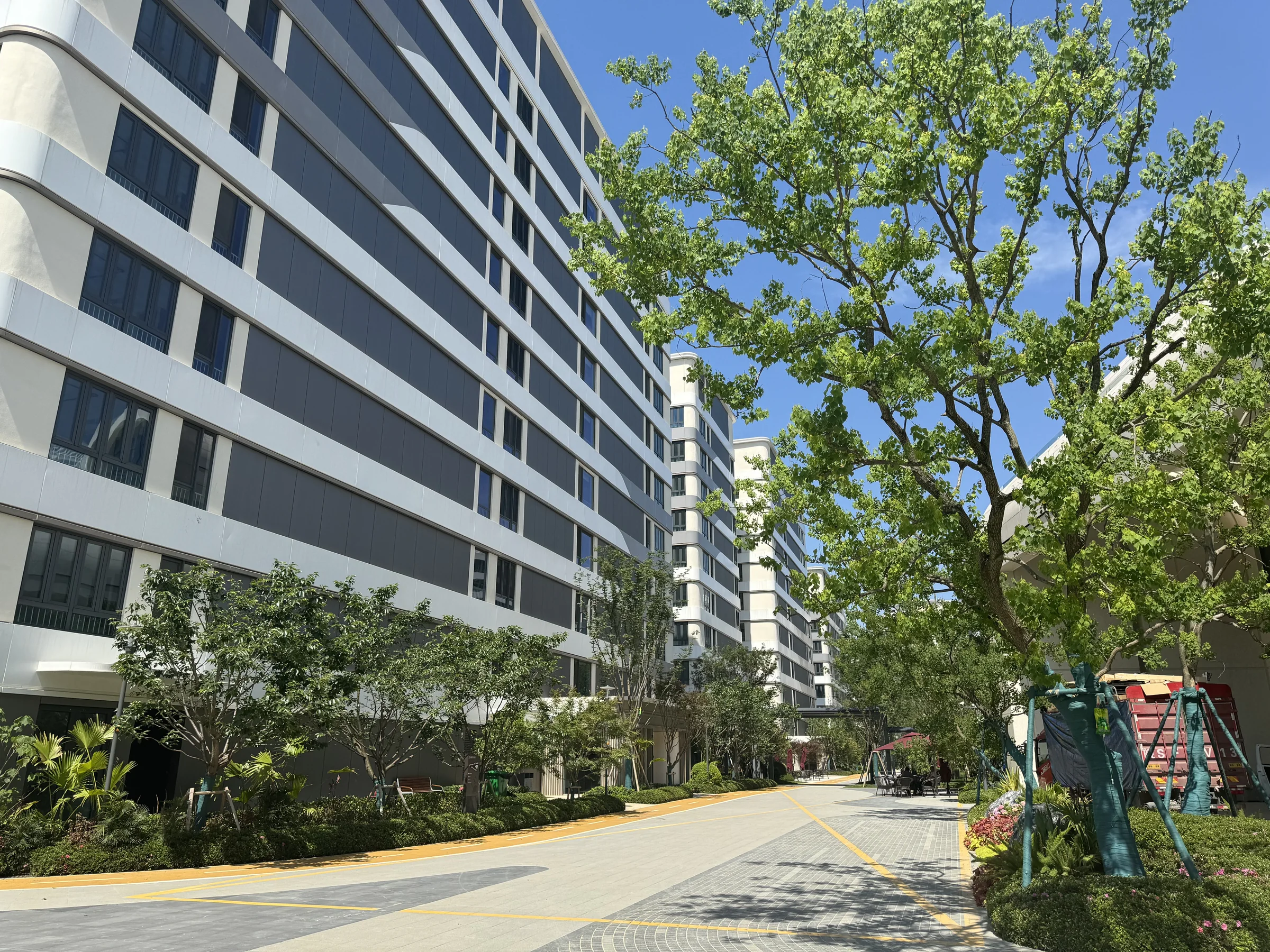 Campus walk at Wenzhou Taikang Ouyuan