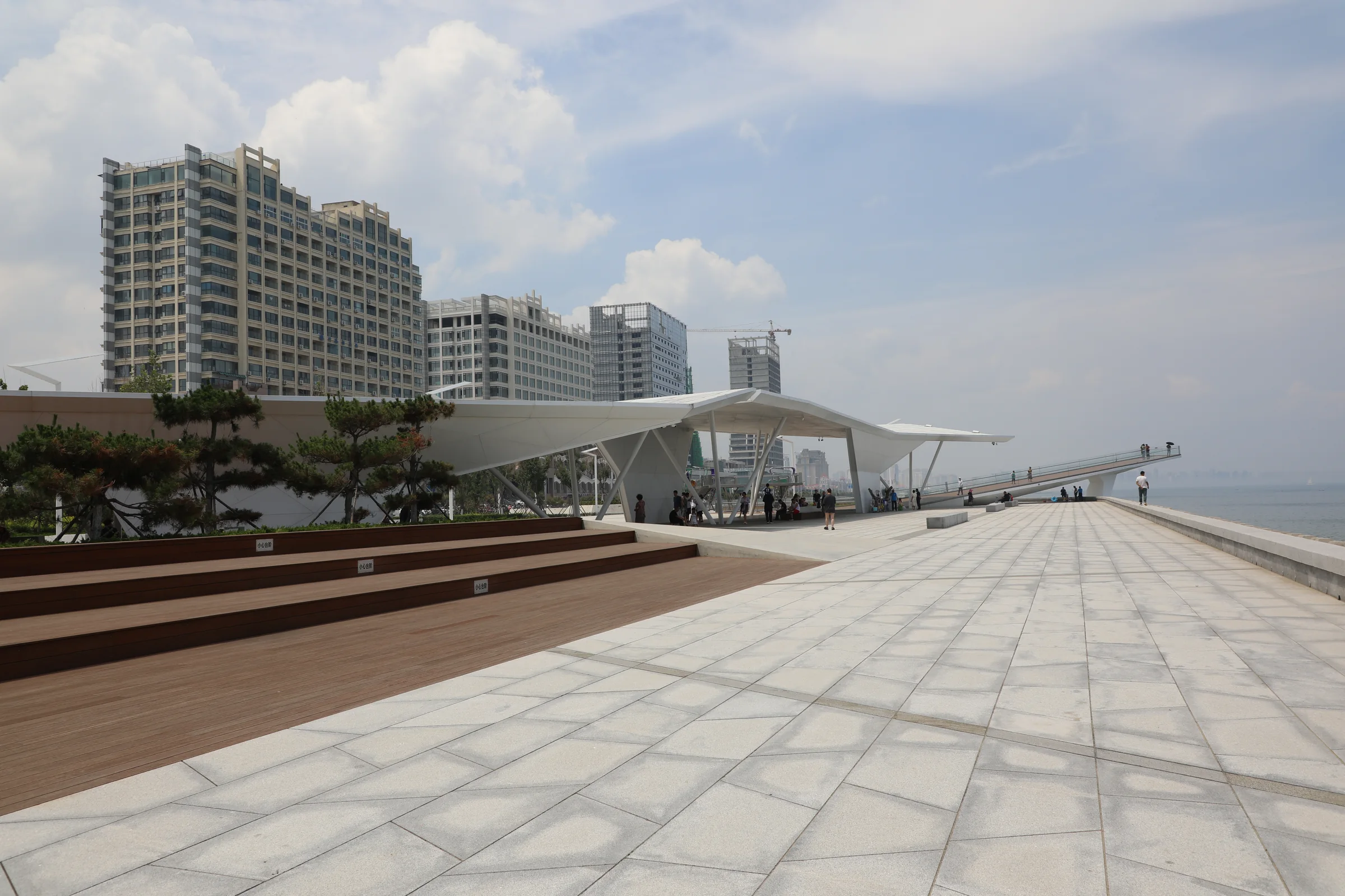 Long promenade at Yantai Golden Beach Housha Plaza